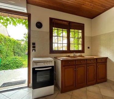 Flins-sur-Seine Apartamento | Grand studio en rez-de-jardin
