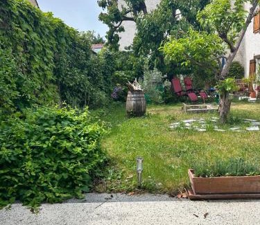 Flins-sur-Seine Apartamento | Grand studio en rez-de-jardin