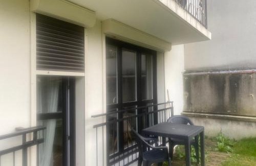 Adamville Apartamento | Grand studio avec terrasse et jardin