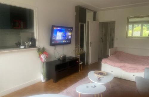 Adamville Apartamento | Grand studio avec terrasse et jardin