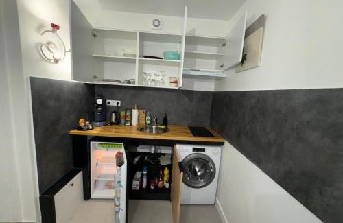 California - Pezou Apartamento | Grand Studio, Parking privé, Cuisine séparée