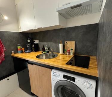 California - Pezou Apartamento | Grand Studio, Parking privé, Cuisine séparée