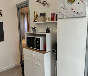 California - Pezou Apartamento | Grand Studio, Parking privé, Cuisine séparée
