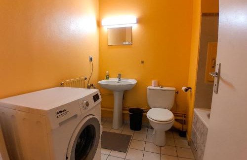 Sartrouville Apartamento | Grand T1 proche RER A, Vrai lit, Cuisine séparée