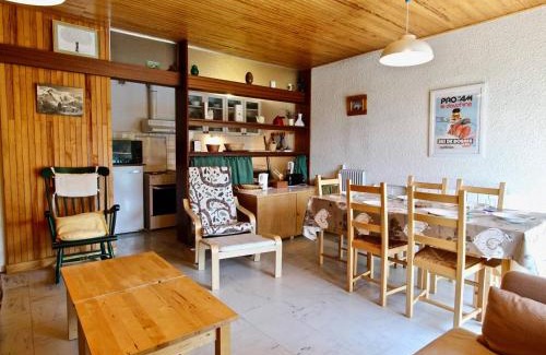 Chamrousse Apartamento | Grand T2 cabine 55m² avec balcon exposé sud à Chamrousse 1650, animaux acceptés - FR-1-340-133