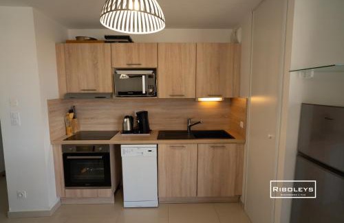 Vias Apartamento | Grand T3 neuf climatisé avec WIFI à 100m de la mer
