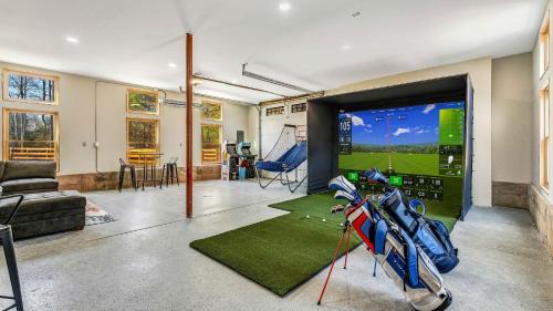 White Haven Casa | Grand Timber by AvantStay Indoor Pool Sports Court Game Room More
