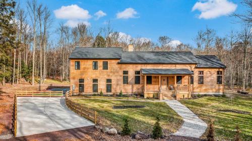 White Haven Casa | Grand Timber by AvantStay Indoor Pool Sports Court Game Room More