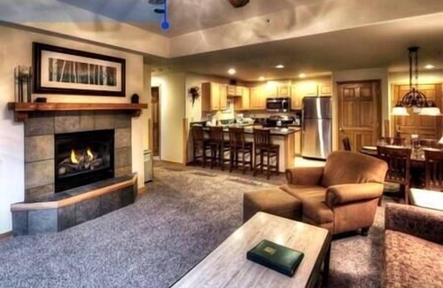 Four O'Clock Complejo | Grand Timber Lodge Resort, Fireplace, Ski-In/Out