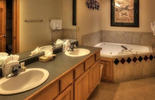Peak 9 Complejo | Grand Timber Lodge- 1 Bedroom and jacuzzi !SKI IN/OUT!
