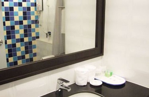 Khlong Ton Sai Hotel | Grand Tower Inn Sathorn Bangkok