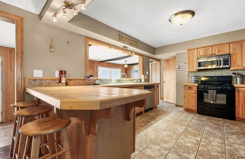 Traverse City Cabaña | Grand Traverse Bay Private Beachfront, 10 min to Traverse City, 30 min to Dunes