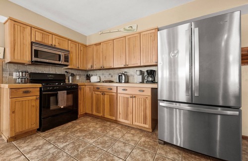 Traverse City Cabaña | Grand Traverse Bay Private Beachfront, 10 min to Traverse City, 30 min to Dunes