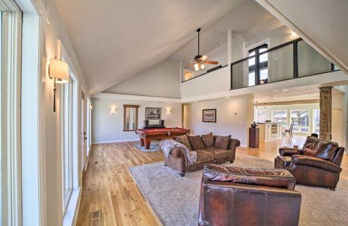 Tulsa Casa | Grand Tulsa Getaway with Private Pond, Dock and Deck