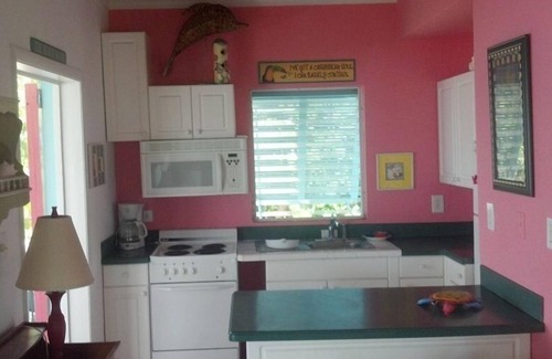 Cockburn Town Cabaña | Grand Turk Ocean Front Cottage en la hermosa playa de picota