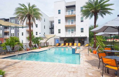 Gainesville Apartamento | Grand Two Bedroom Two Bathroom Apartment with Balcony by The Scholar