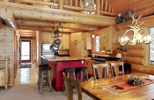 Hayward Cabina | Grand View Lodge -New Listing With Room For The Family