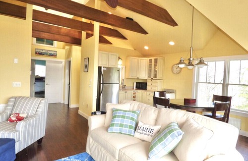 Edgecomb Casa | Grand Vista - Luxury Get-a-way with Panoramic Views!
