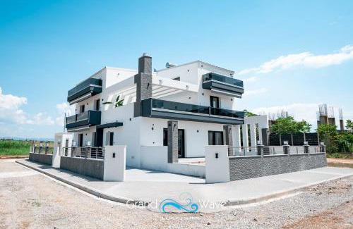 Flogita Apartamento | Grand Wave Luxury Suites