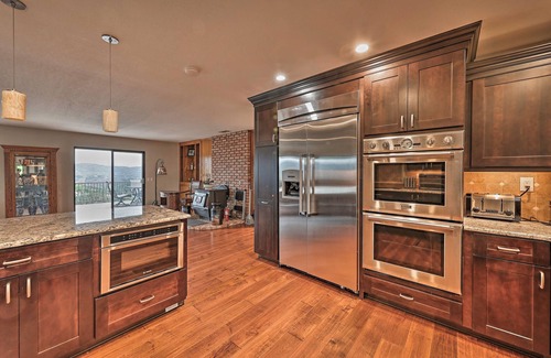 Temecula Casa | Grand Wine Country Getaway w/ Stunning Views!
