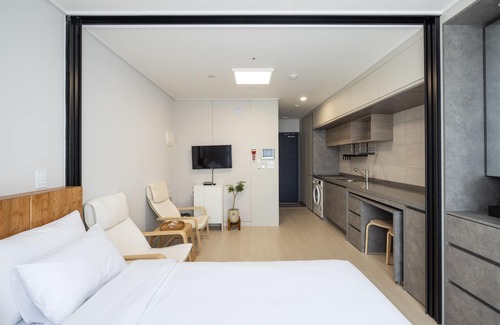 Yeongjong-dong Hotel | Grandbleu Hotel & Residence