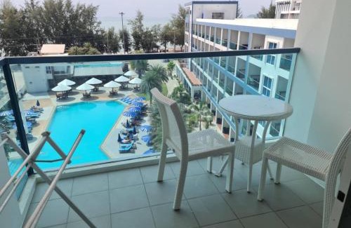 Kram Apartamento | Grandblue condominium 607 with sea view