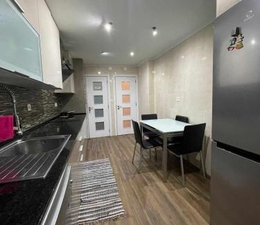Corroios Apartamento | Grande apartamento a 14 km de Lisboa