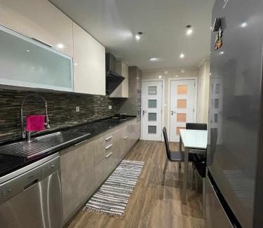 Corroios Apartamento | Grande apartamento a 14 km de Lisboa