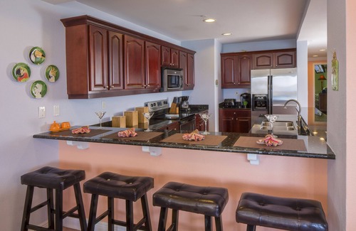 Estate Enighed Condominio | Grande Bay Condo hermosa mañana- 3 dormitorios - Wraparound balcón- Vistas !!
