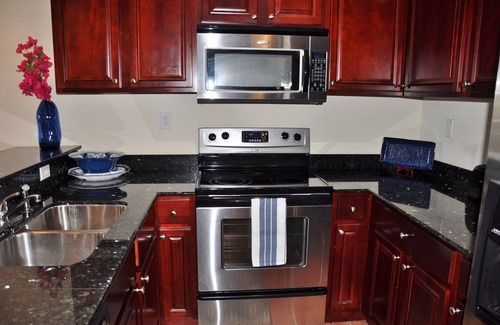 Estate Enighed Condominio | Grande Bay Resort - Indigo Blue Luxury 1BR Condo frente al mar!
