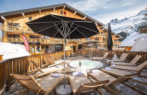 Meribel-Mottaret Apartamento | Grande Chambre Ski Aux Pieds | Jacuzzi extérieur!