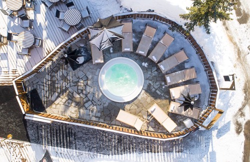 Meribel-Mottaret Apartamento | Grande Chambre Ski Aux Pieds | Jacuzzi extérieur!