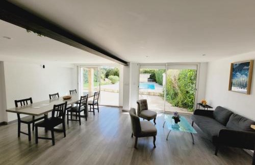 Villeneuve-les-Beziers Casa | Grande maison familiale avec piscine, proche plage