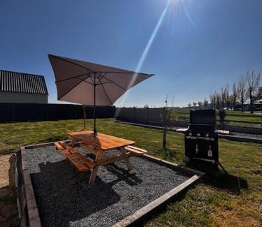 Gouville-sur-Mer Casa | Grande maison, 10 voyageurs, jardin et terrain de pétanque