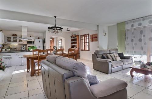 Sarrancolin Casa | Grande maison avec jardin