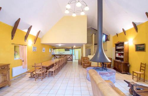 Saint-Come-d'Olt Casa | Grande maison conviviale à Saint-Côme-d'Olt avec jardin et cheminée