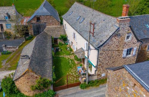 Luc-la-Primaube Casa | Grande maison familiale - Proche Rodez, Wifi, Calme et Jardin