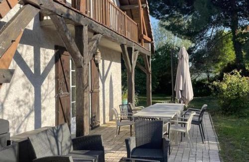 Chambray-les-Tours Casa | Grande maison avec jardin près de Tours - FR-1-381-620