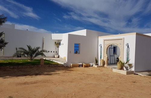 Mellita Casa | Grande Maison Meublée à Louer/6 Suites/piscine/grand Jardin /grande Capacité