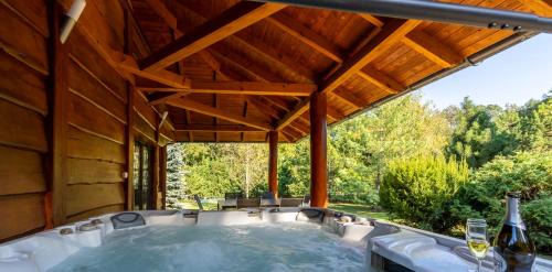 Tata Casa | Grande Vendégház