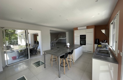 Saint Alban Auriolles Villa | Grande Villa Avec Piscine et SPA Intérieur