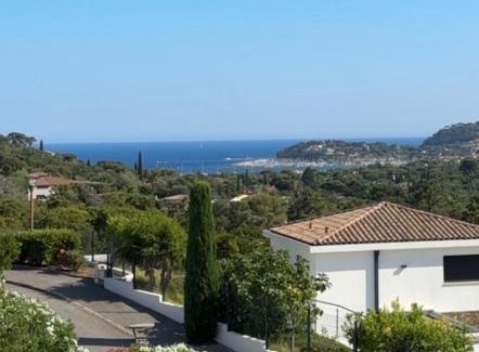 Cavalaire-sur-Mer Villa | Grande Villa 350 M2, piscine chauffée vue mer et collines, CAVALAIRE sur mer, 10 personnes