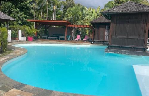 La Riviere Saint-Louis Casa | Grande Villa et Bungalows dans un Jardin créole avec Piscine et Vue Panoramique