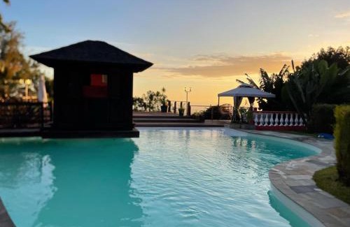 La Riviere Saint-Louis Casa | Grande Villa et Bungalows dans un Jardin créole avec Piscine et Vue Panoramique