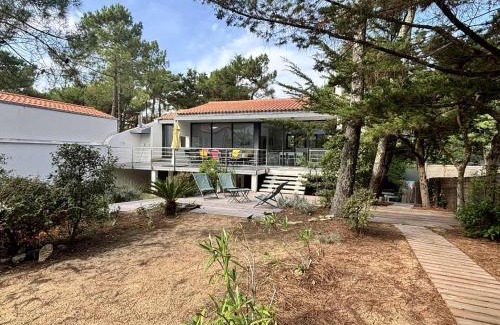 La Tranche-sur-Mer Casa | Grande Villa Rénovée pour 10 - Terrasse, Jardin, Studio Indépendant, Proche Plage à La Tranche-sur-Mer - FR-1-194-261