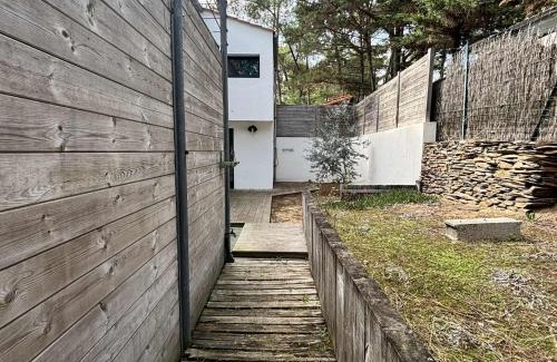 La Tranche-sur-Mer Casa | Grande Villa Rénovée pour 10 - Terrasse, Jardin, Studio Indépendant, Proche Plage à La Tranche-sur-Mer - FR-1-194-261