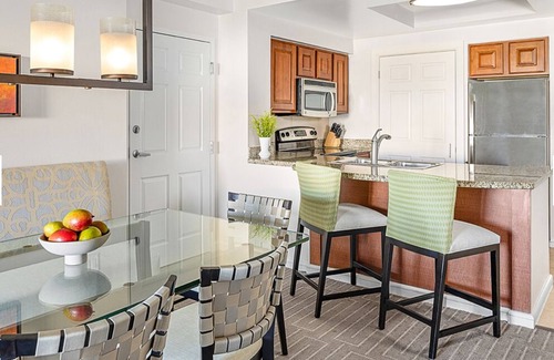 Williamsburg Complejo | Grande Vista 3-bedroom resort with 9 hole golf course. Close to Disney