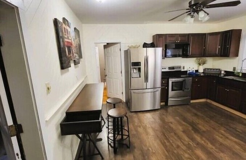 Stoughton Casa | Grandeur Living near Boston - 3bed 1 bath