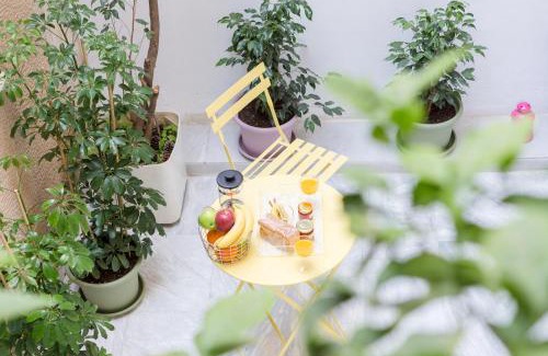 Petralona Apartamento | Grandma's Chic & Bright Athenian home with a Patio