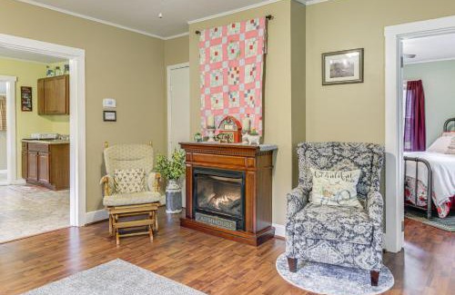 Primrose Casa | Grandmas Farm House on 125 Acres with Fire Pit!